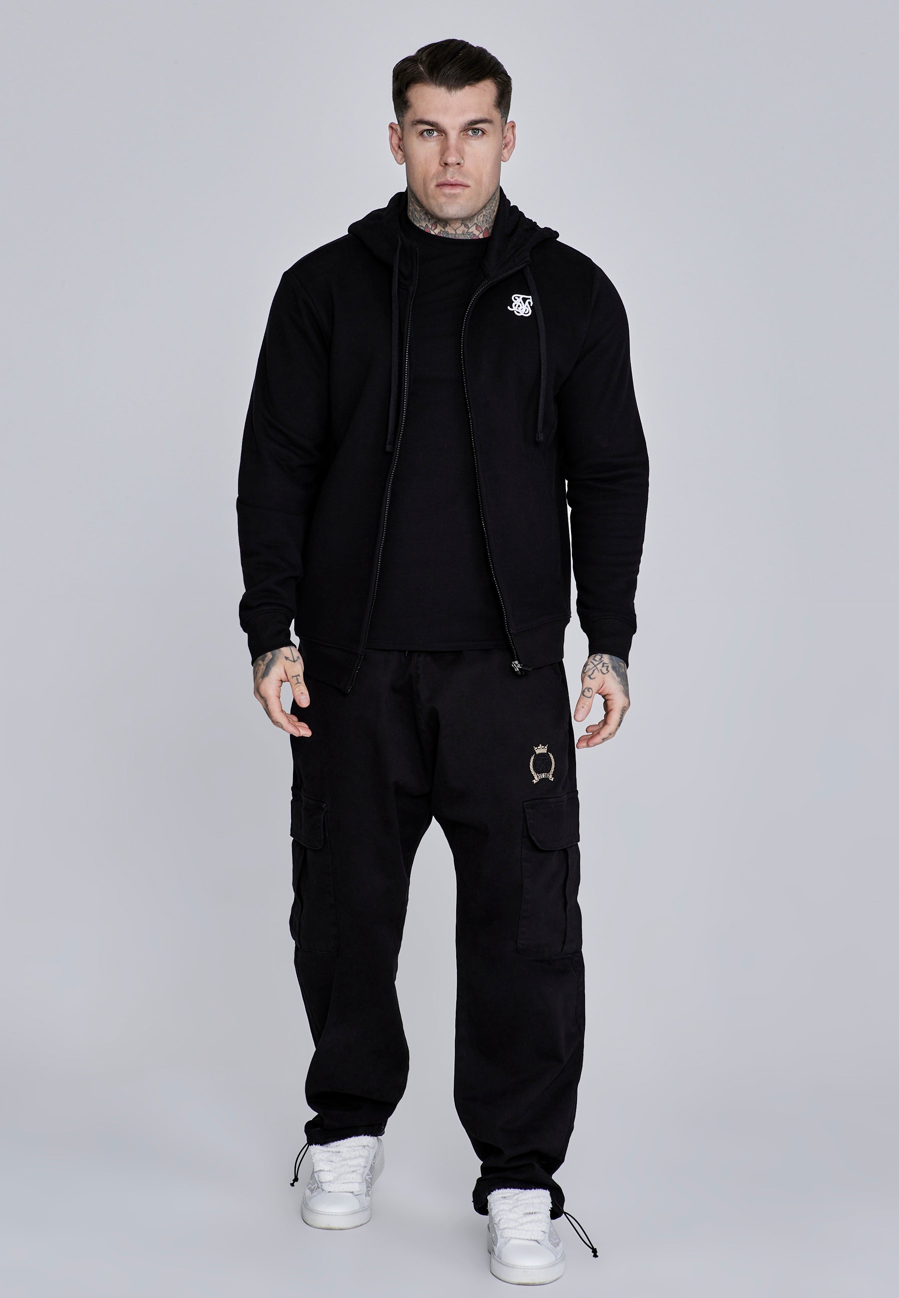 Essentials Full Zip Hoodie in Black Vestes à capuche SikSilk