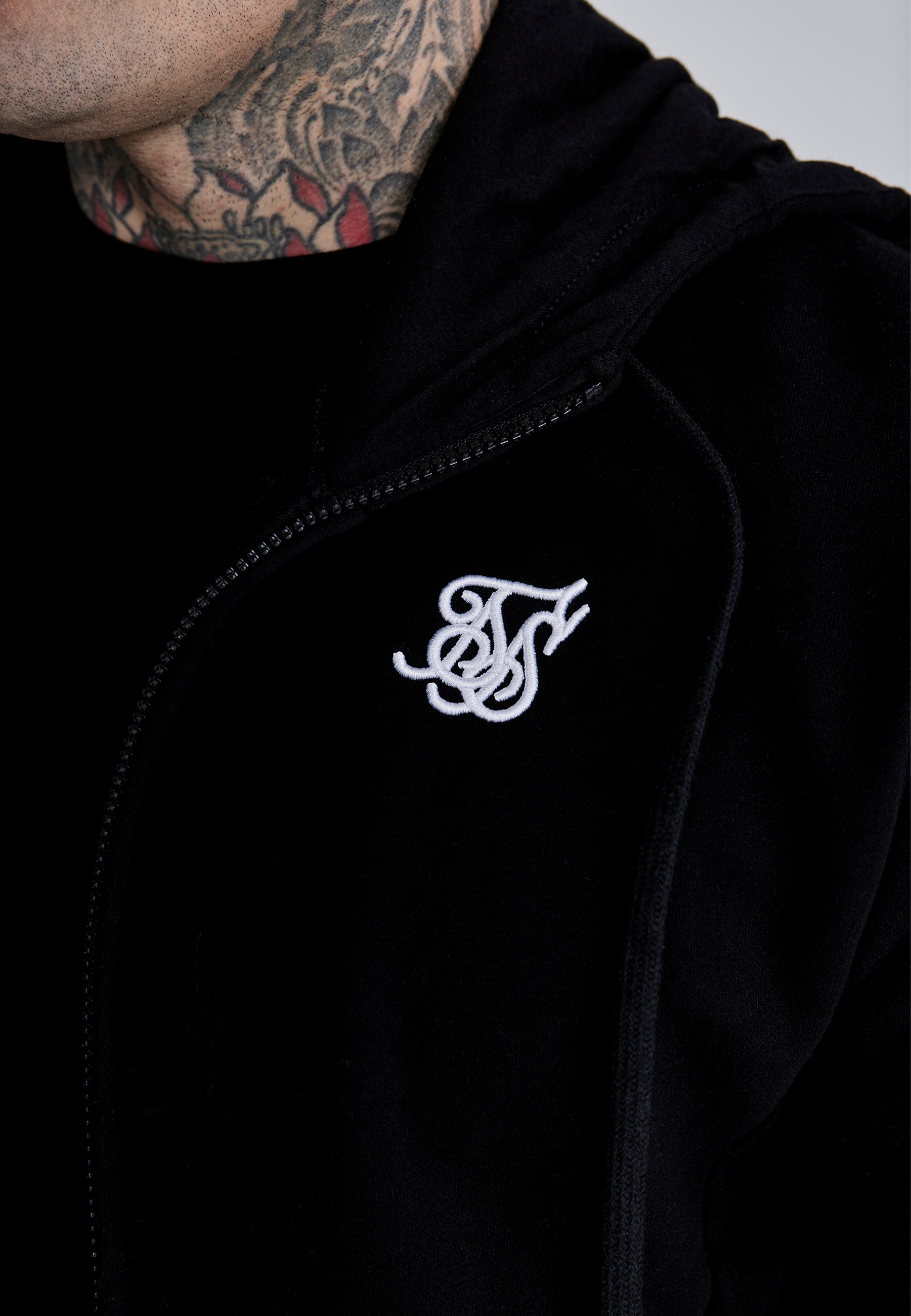 Essentials Full Zip Hoodie in Black Vestes à capuche SikSilk