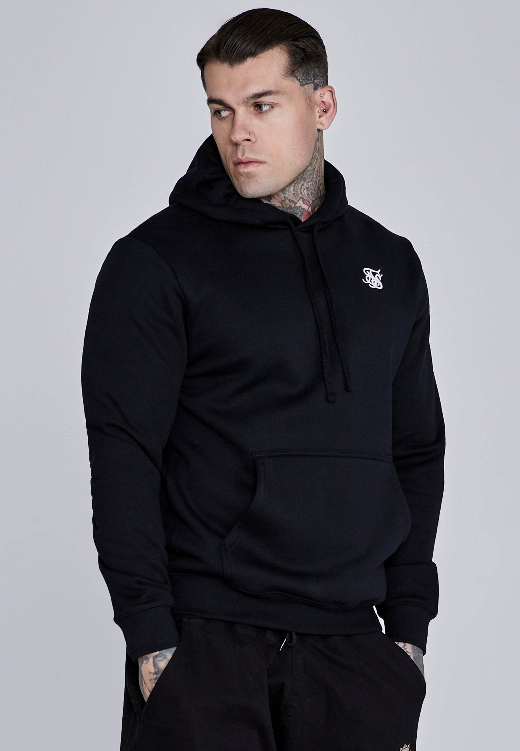 Essentials Hoodie in Black Sweat à capuche SikSilk