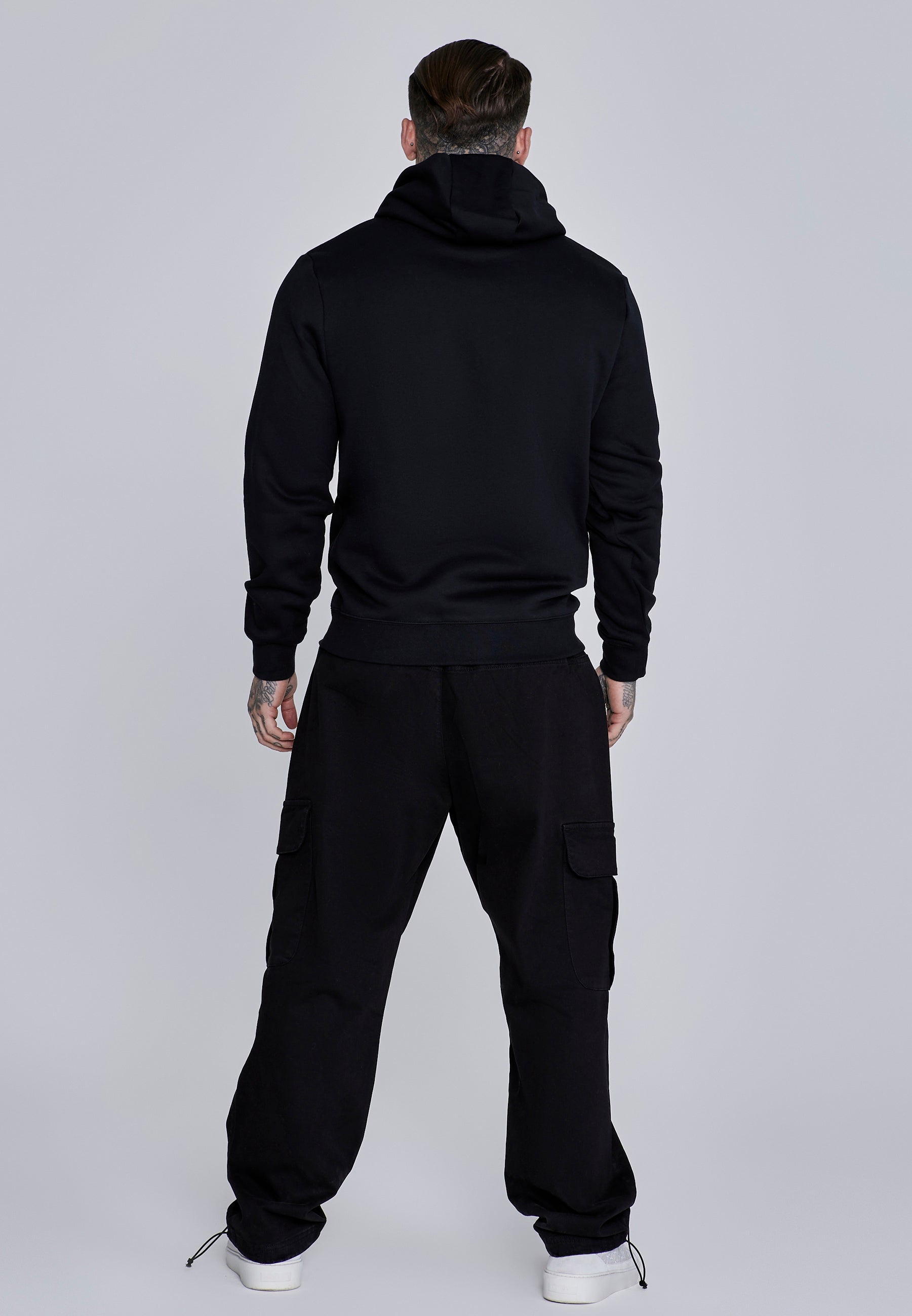 Essentials Hoodie in Black Sweat à capuche SikSilk