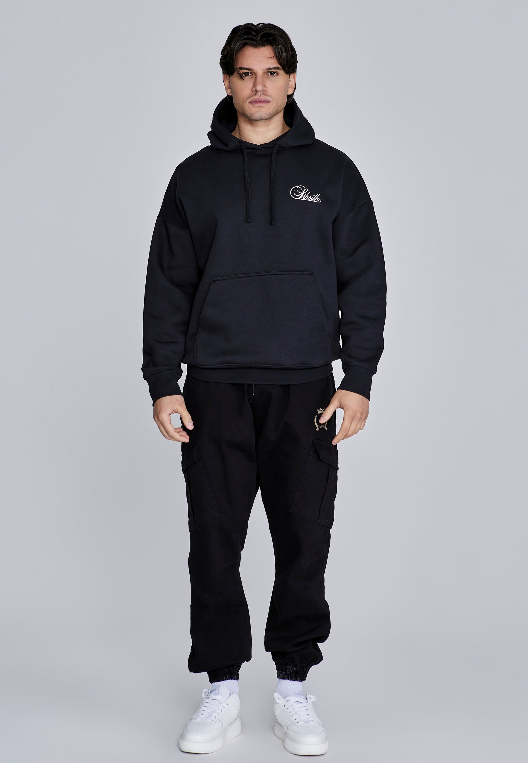 Essentials Hoodie in Black Sweat à capuche SikSilk