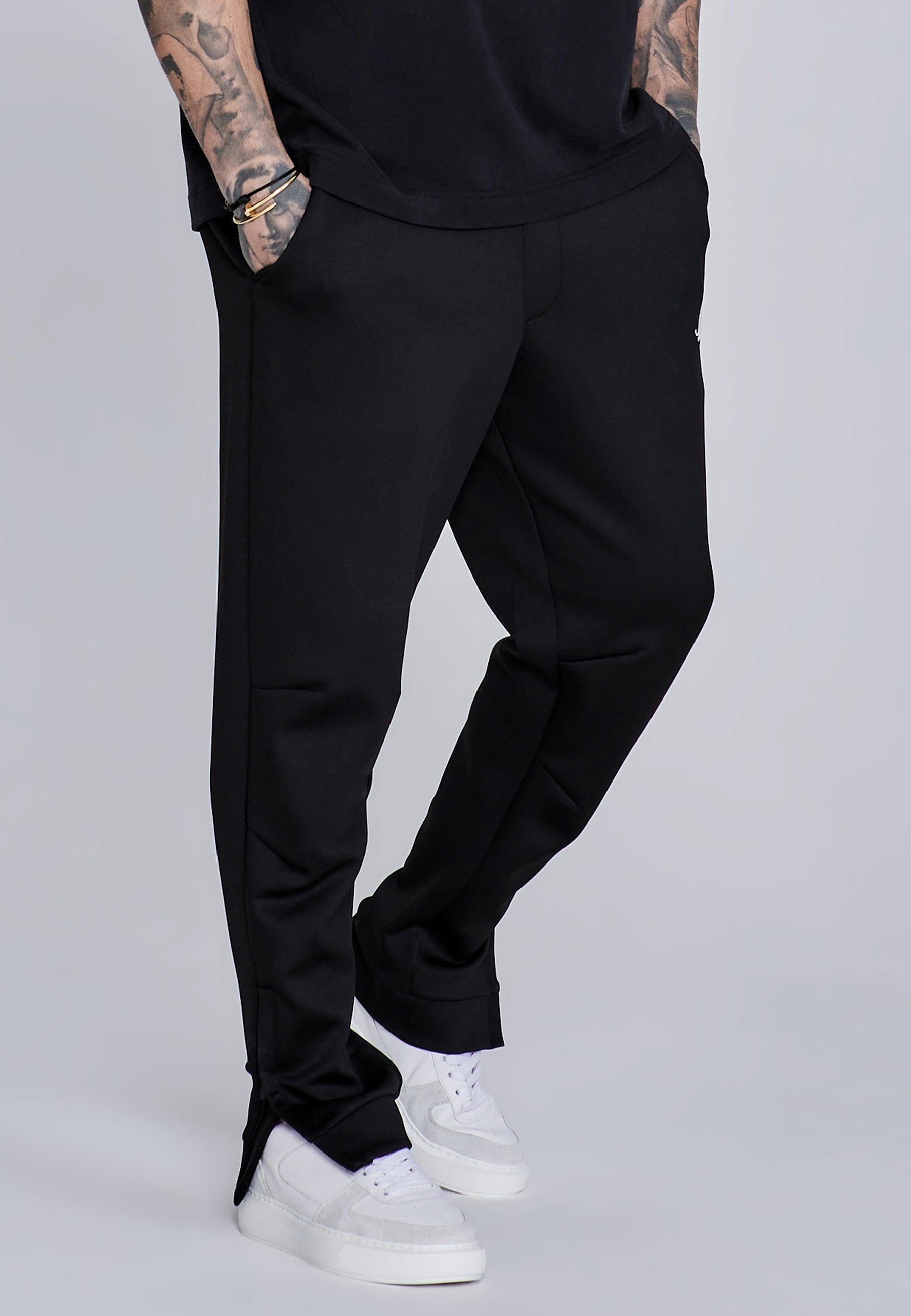 Essentials Poly Joggers in Black Pantalon SikSilk