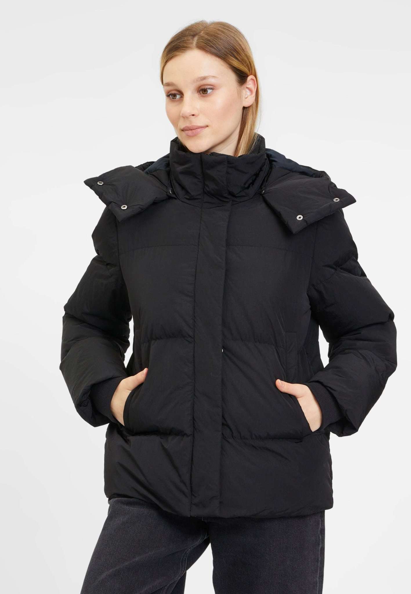 Balikesir Puffer Jacket in Black Vestes de beauté Tamaris   