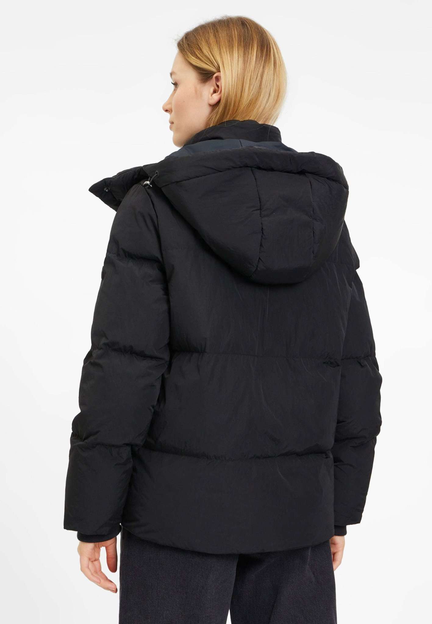 Balikesir Puffer Jacket in Black Vestes de beauté Tamaris   