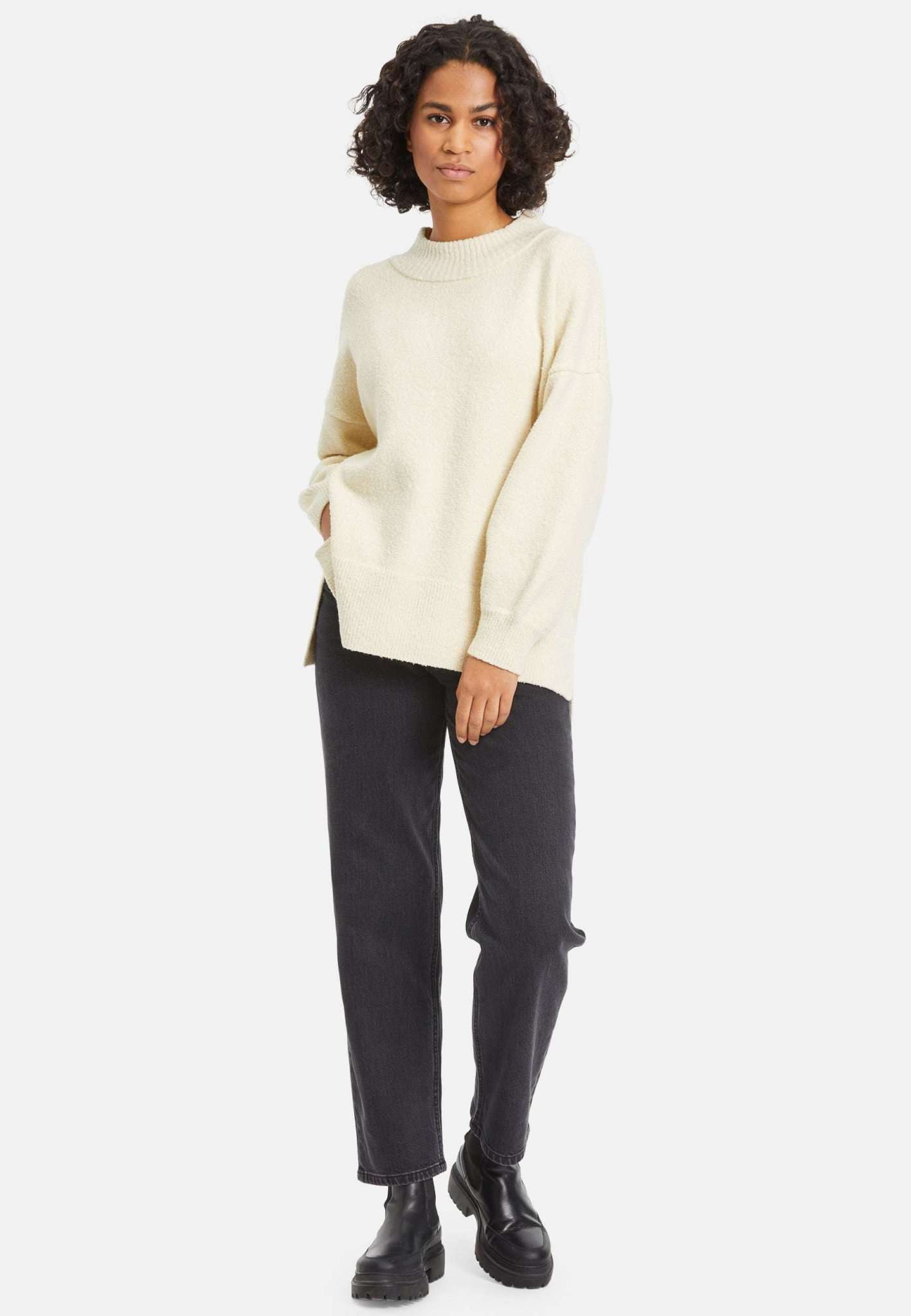 Barlt Boucle Knit Sweater en blanc antique Pullover Tamaris   