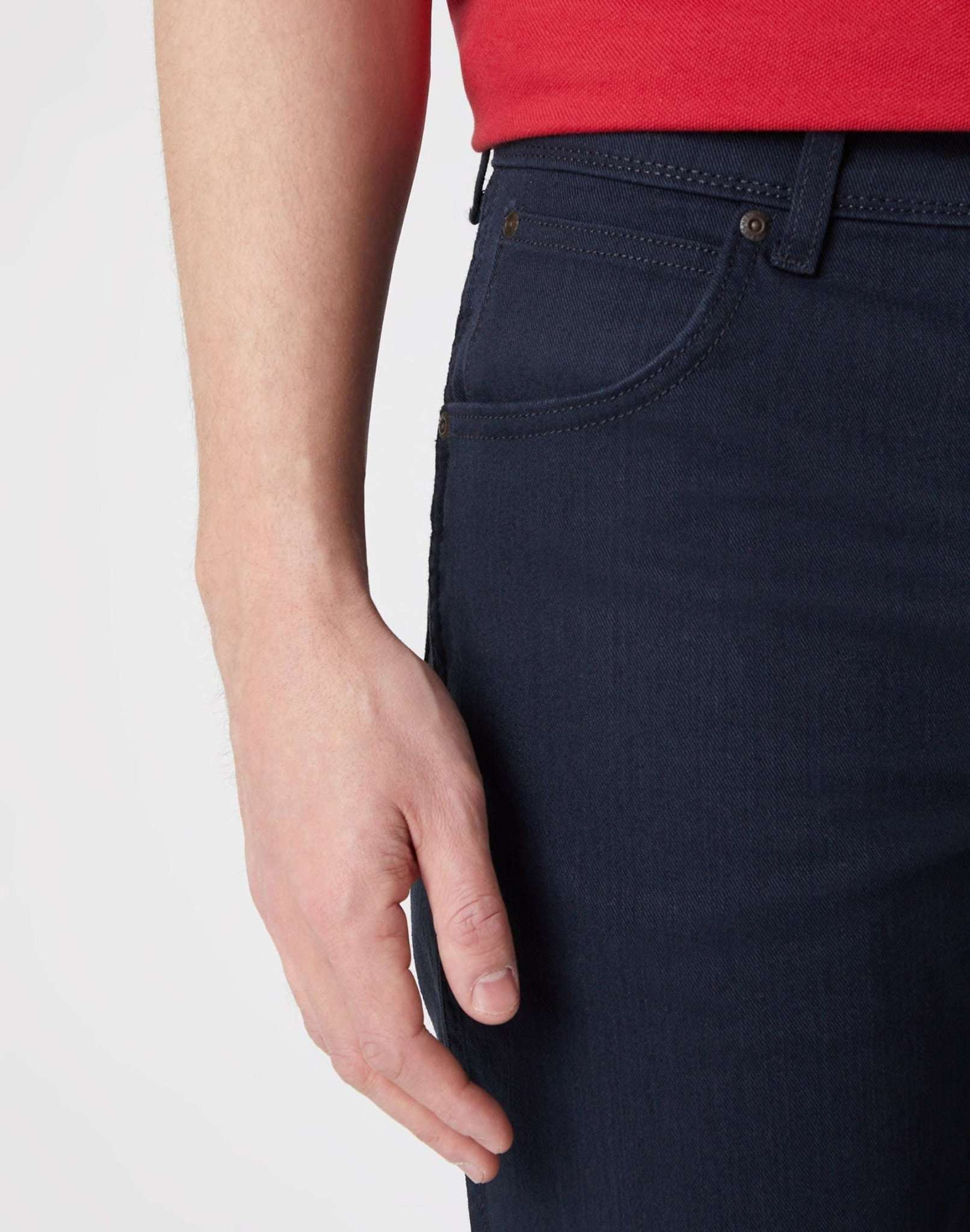 Regular Fit Low Stretch in Navy Pantalon Wrangler   