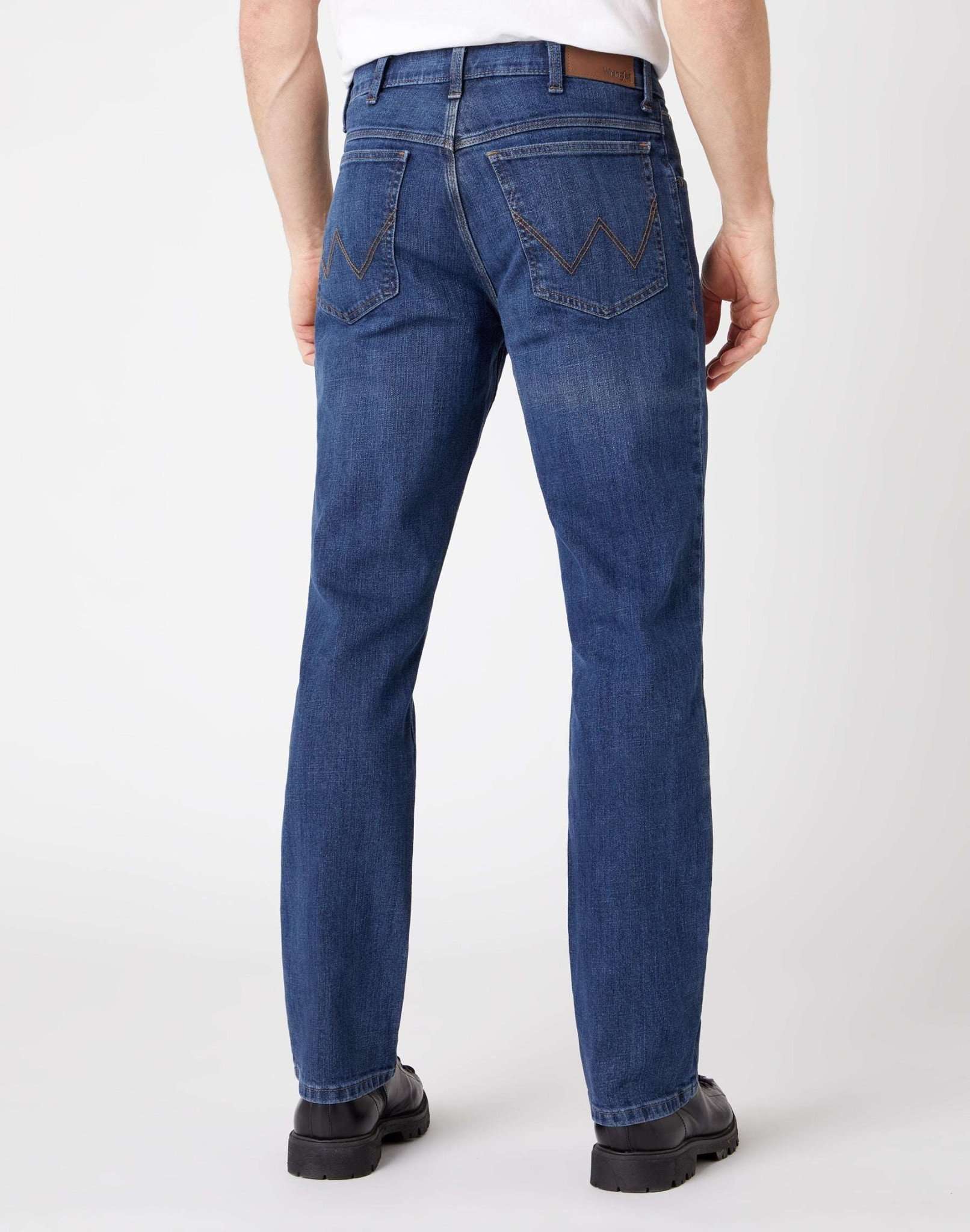 Straight Low Stretch in Dark Stone Jeans Wrangler   