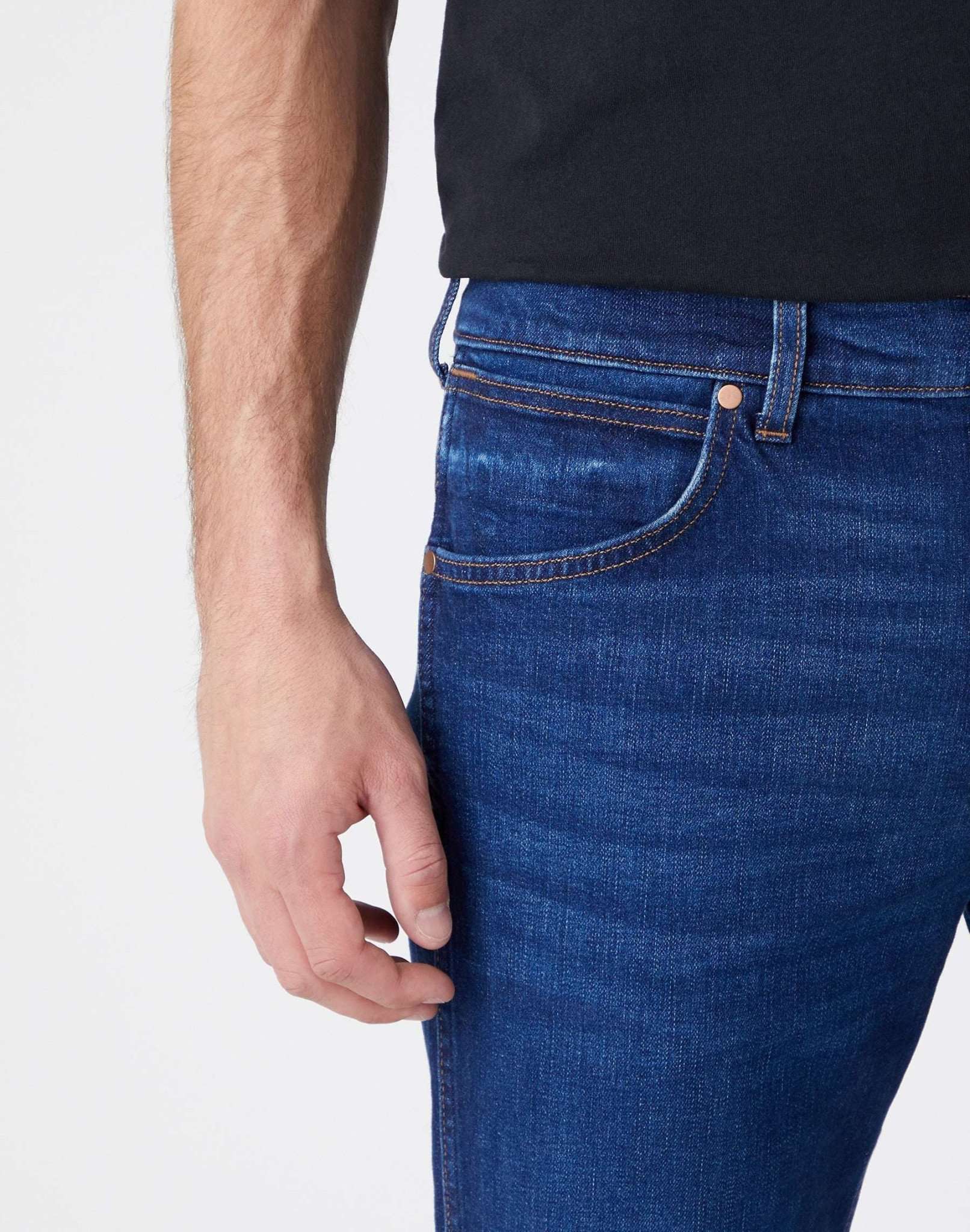 Greensboro Medium Stretch in The Bullseye Jeans Wrangler   