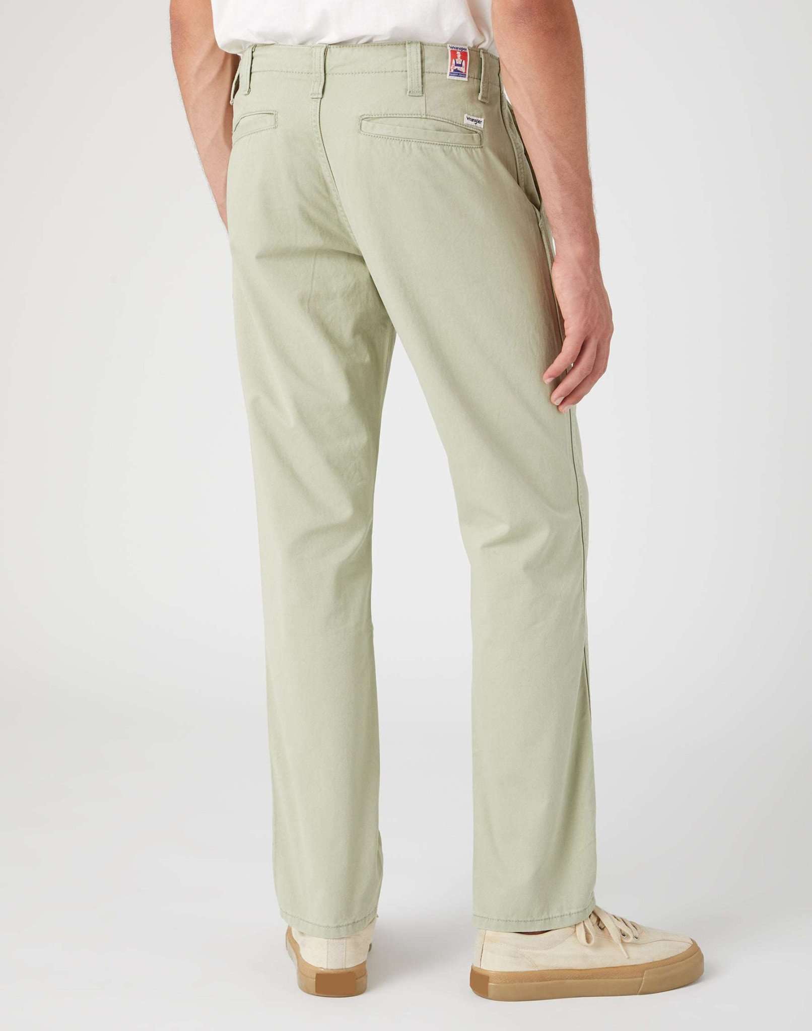 Casey Jones Chino in Tea Leaf Pantalon Wrangler   