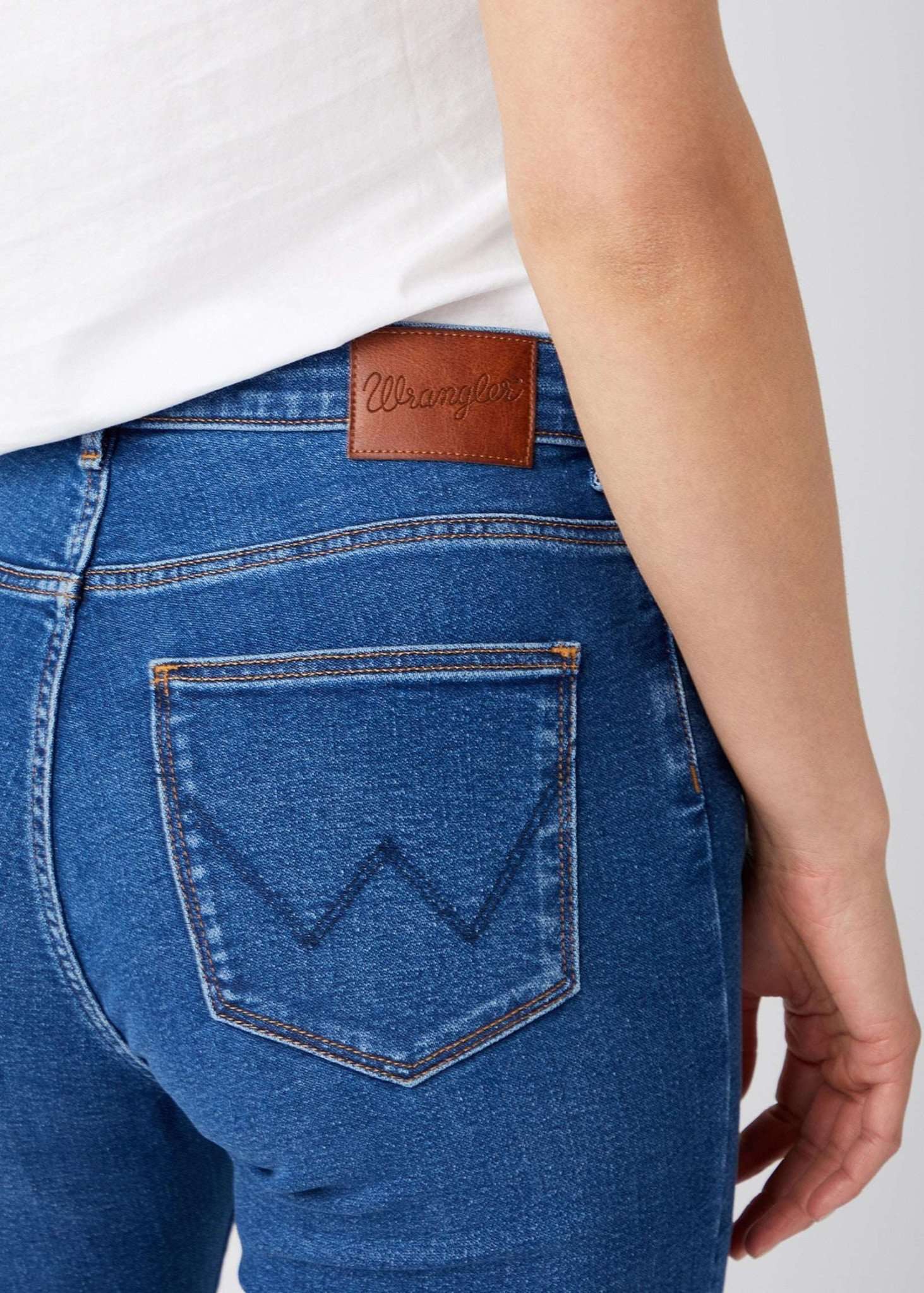 High Rise Jeans skinny en camelia Jeans Wrangler   