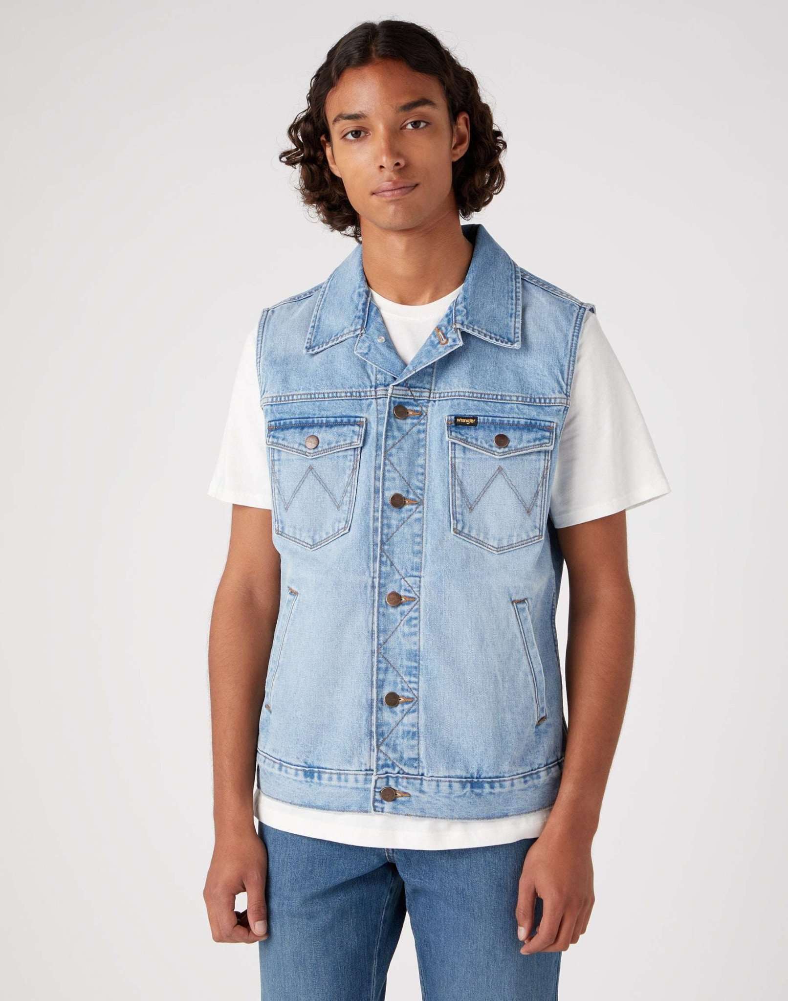 Denim Vest in Blue Sunrise Vestes Wrangler   