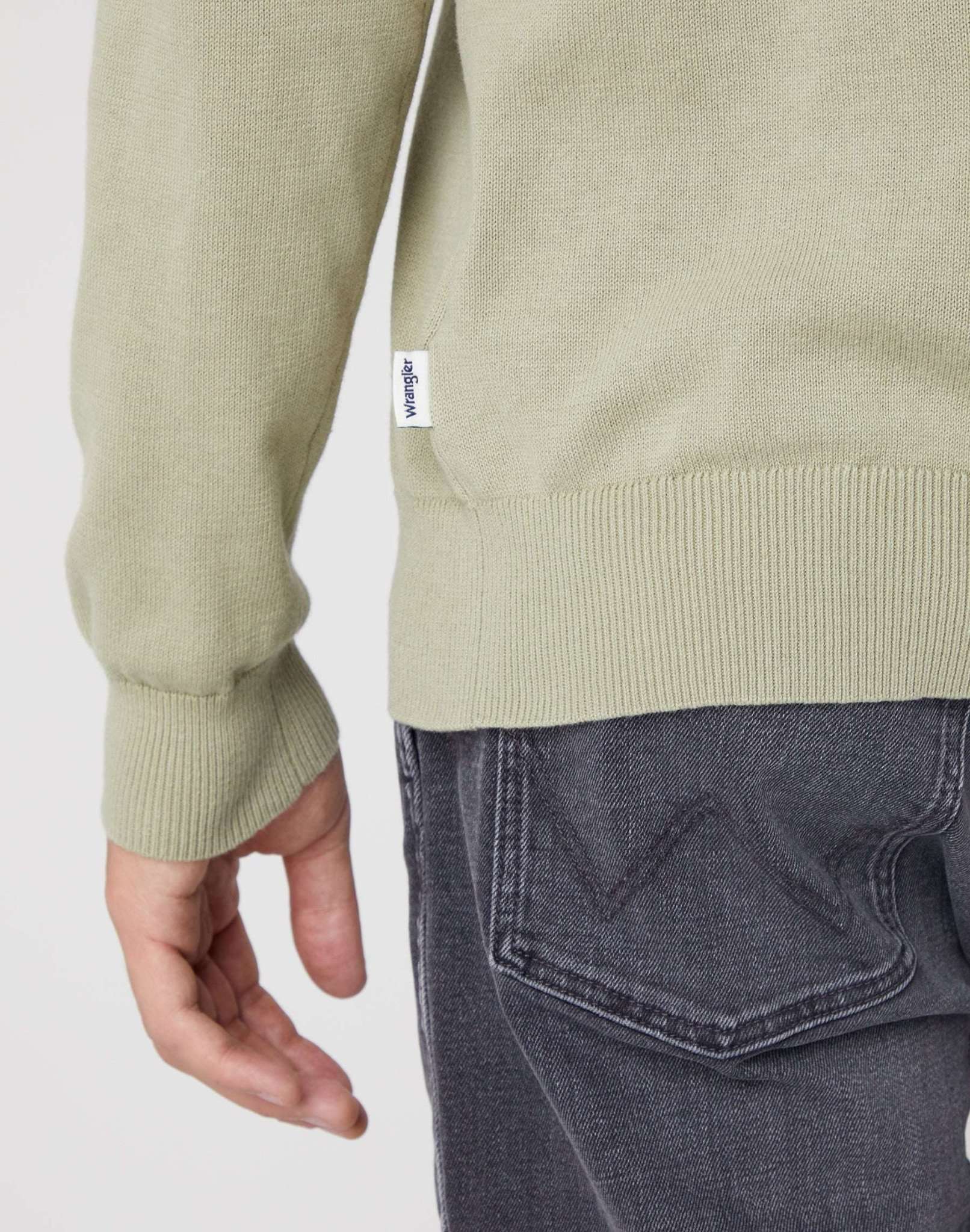 Crewneck Knit in Tea Leaf Pull Wrangler   