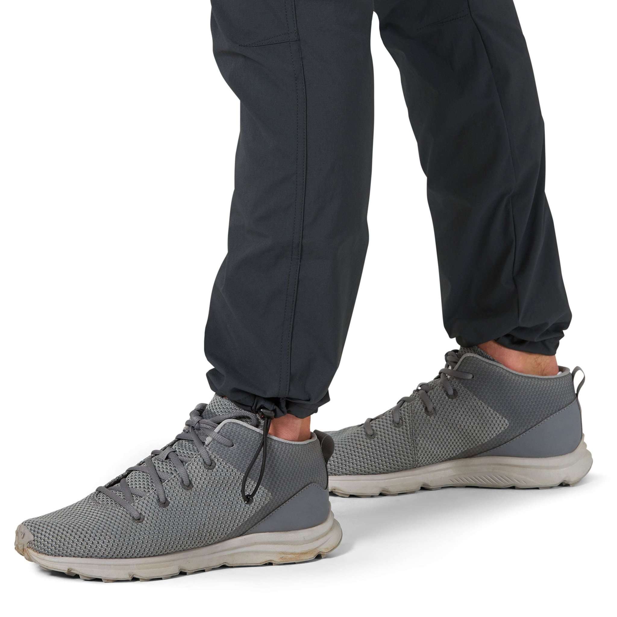 All Terrain Gear Convertible Trail Jogger in Caviar Pantalon Wrangler   