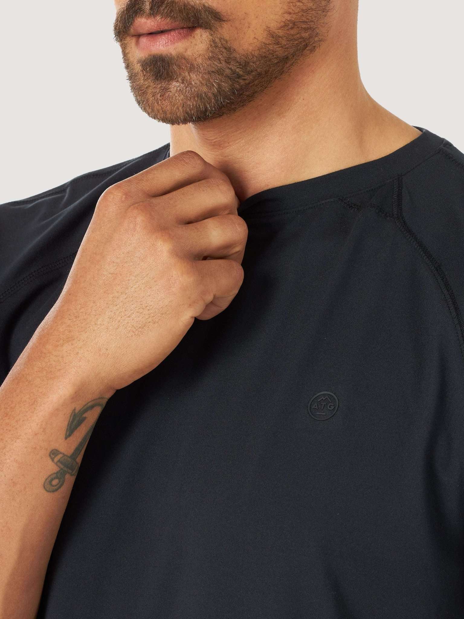 All Terrain Gear Tee à manches courtes Performance in Black T-shirts Wrangler   