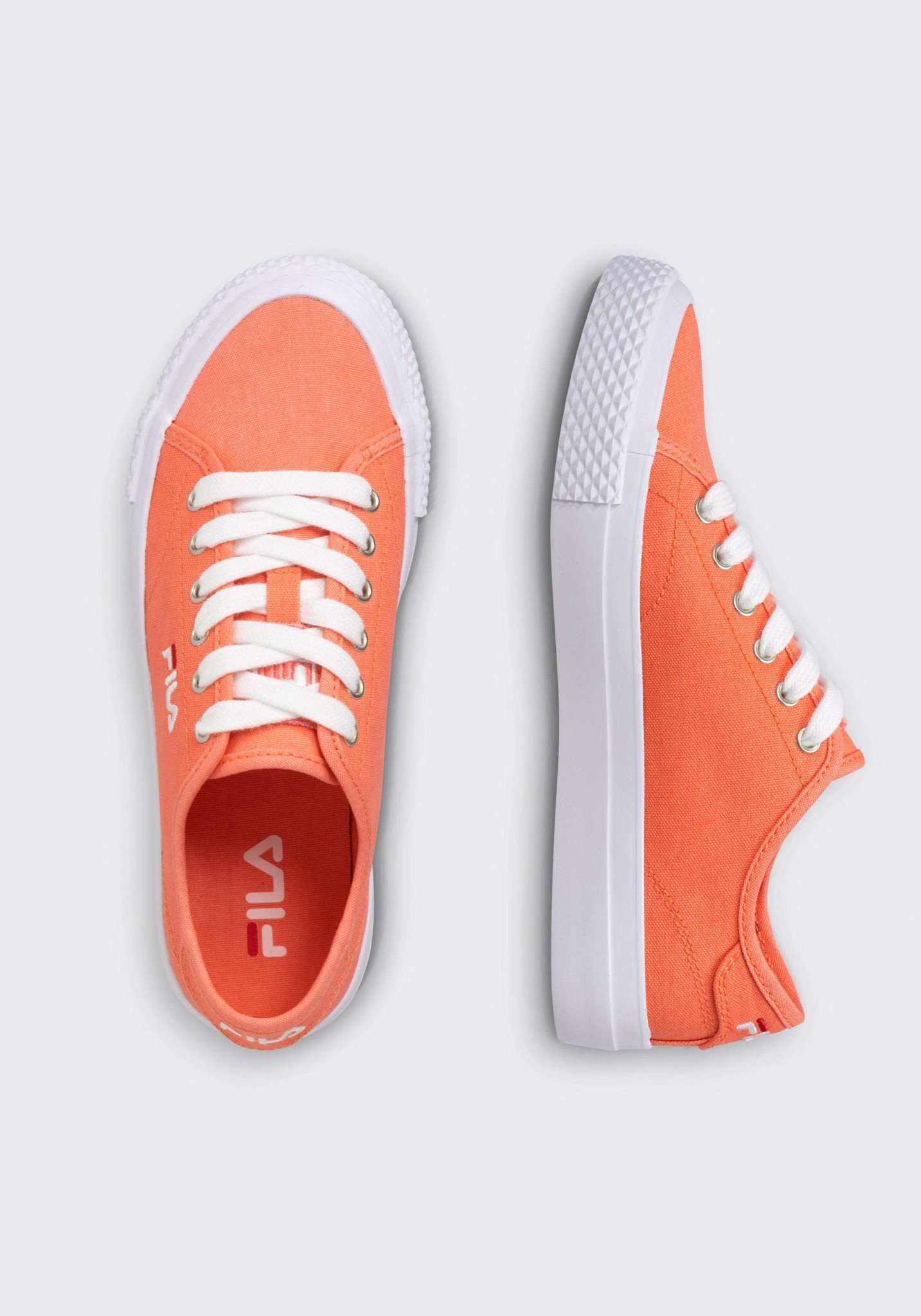 Pointer Classic Wmn in Fiery Coral Baskets Fila   