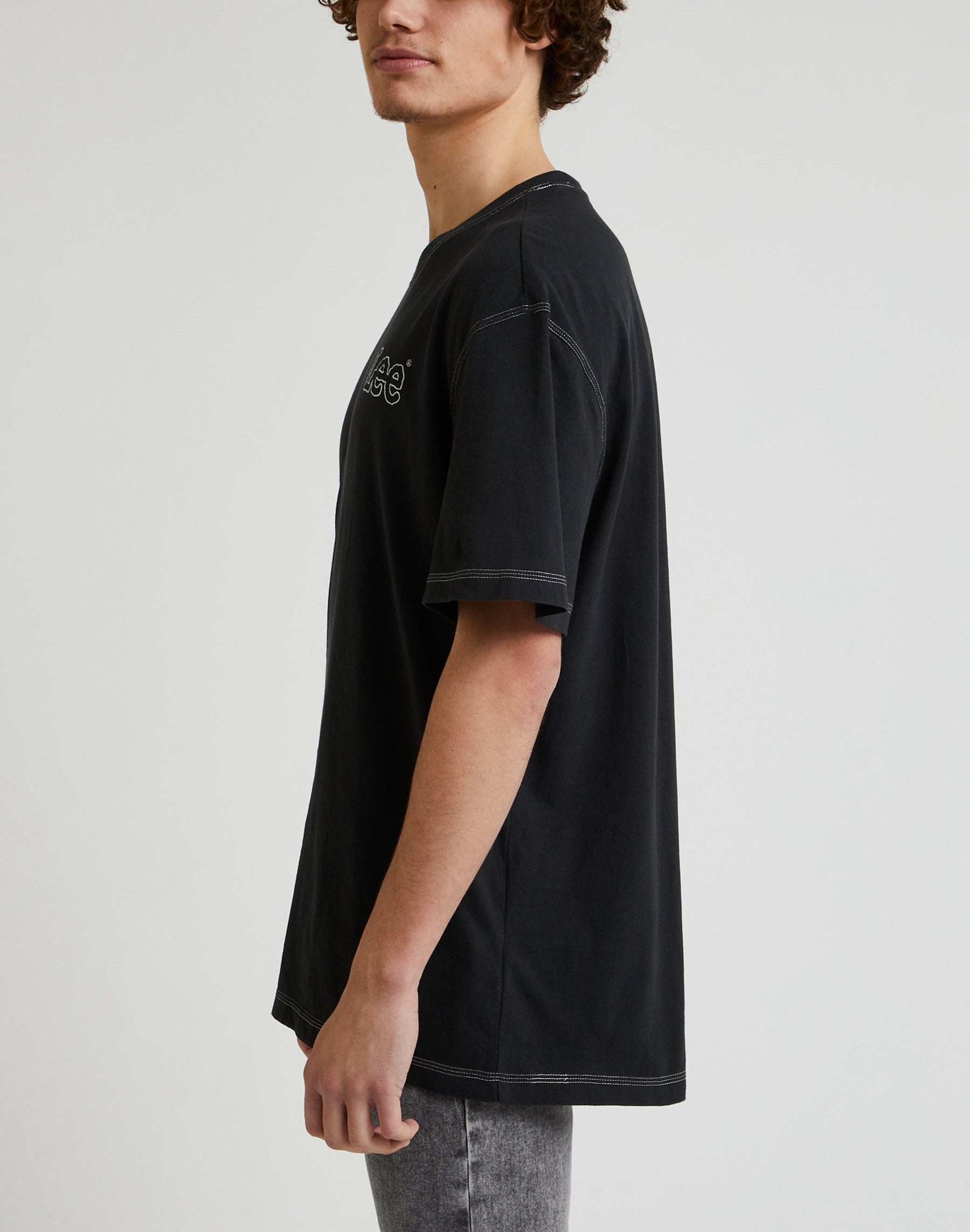 Tee Loose Seasonal en noir délavé T-shirts Lee   