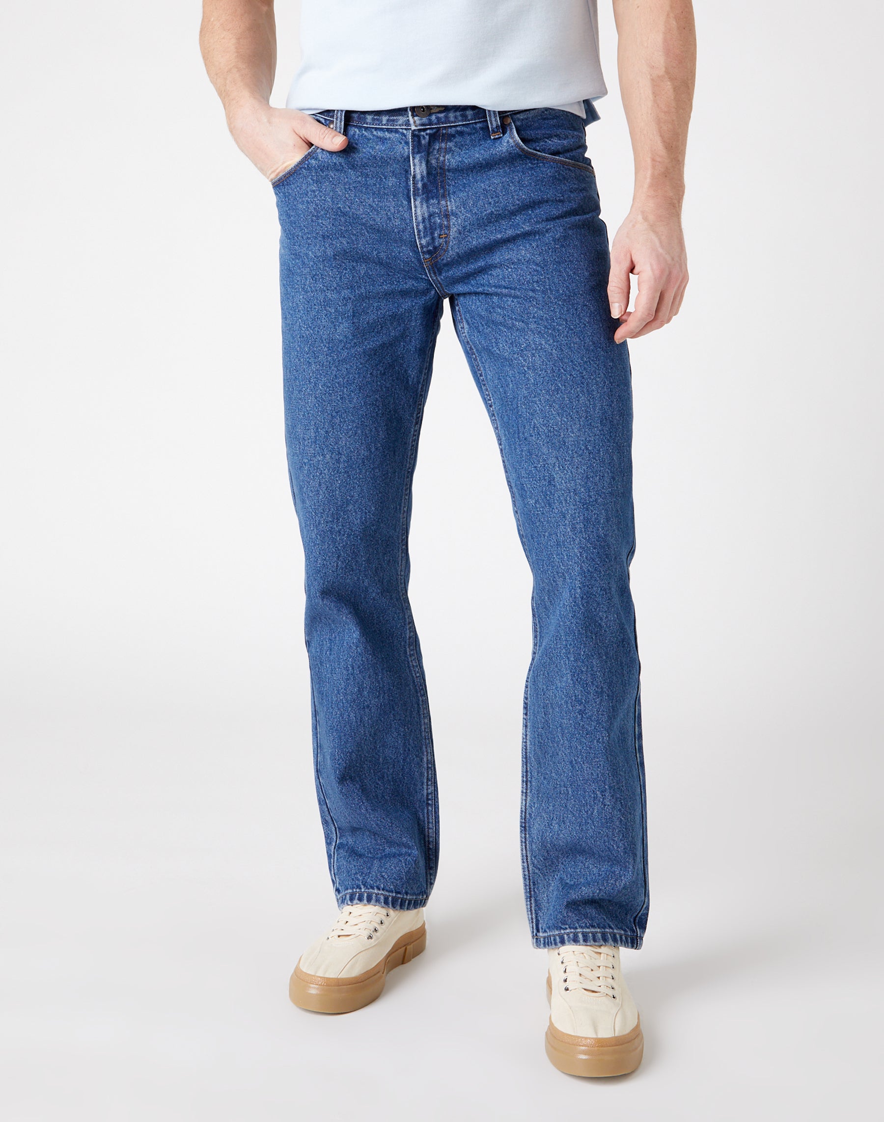 Straight Non Stretch en jeans moyennement stonewash Wrangler   