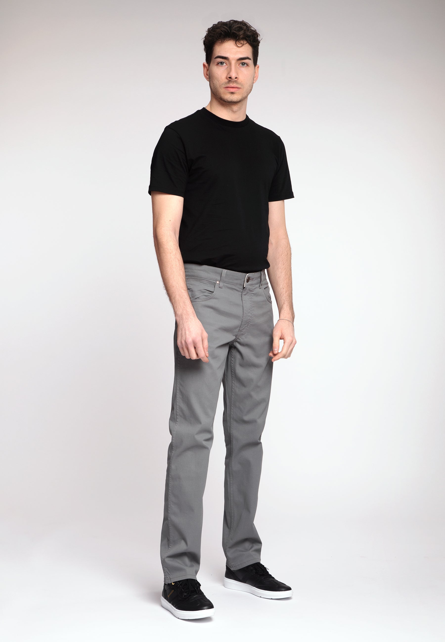 Greensboro Twill in Iron Grey Pantalon Wrangler   