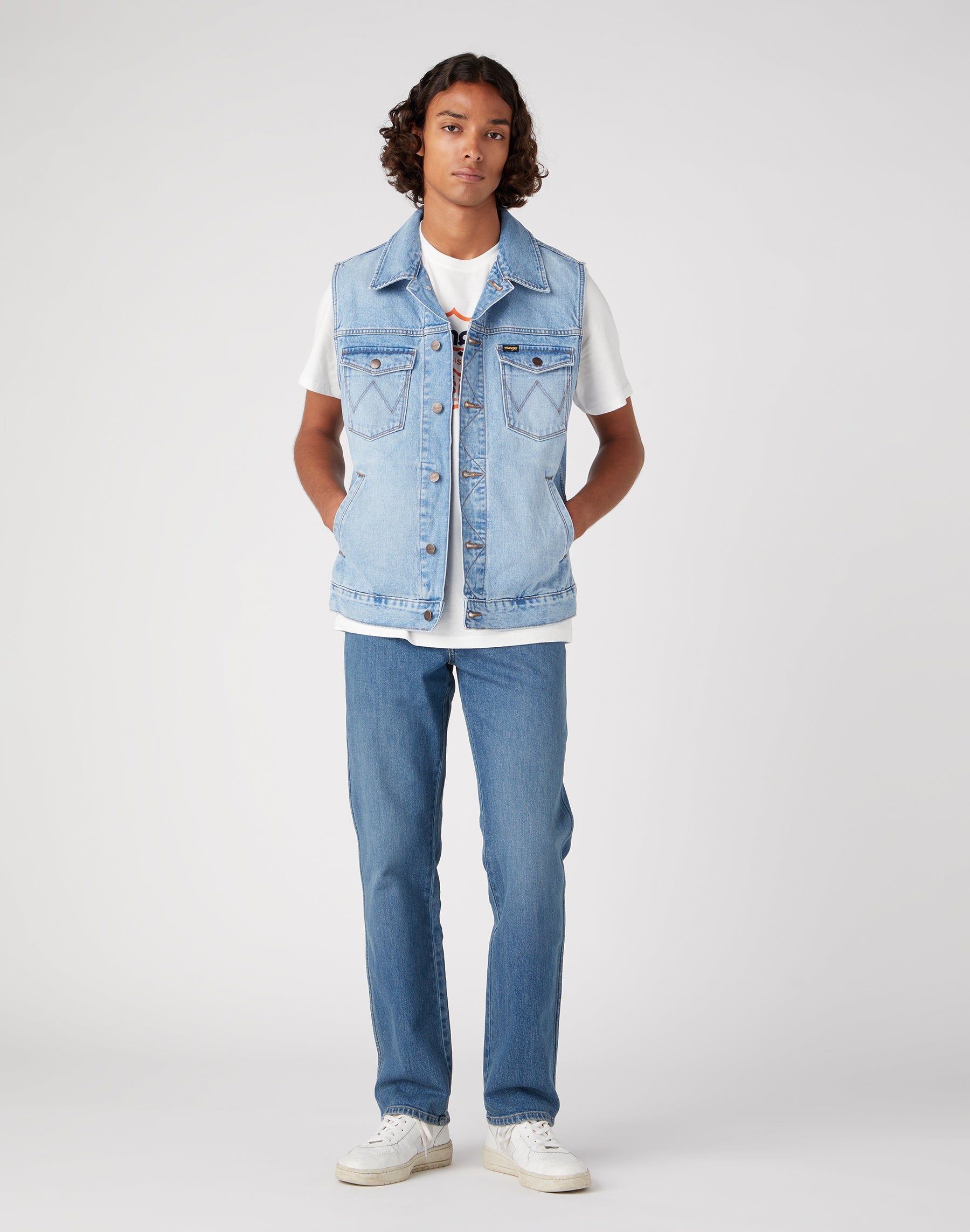 Denim Vest in Blue Sunrise Vestes Wrangler   