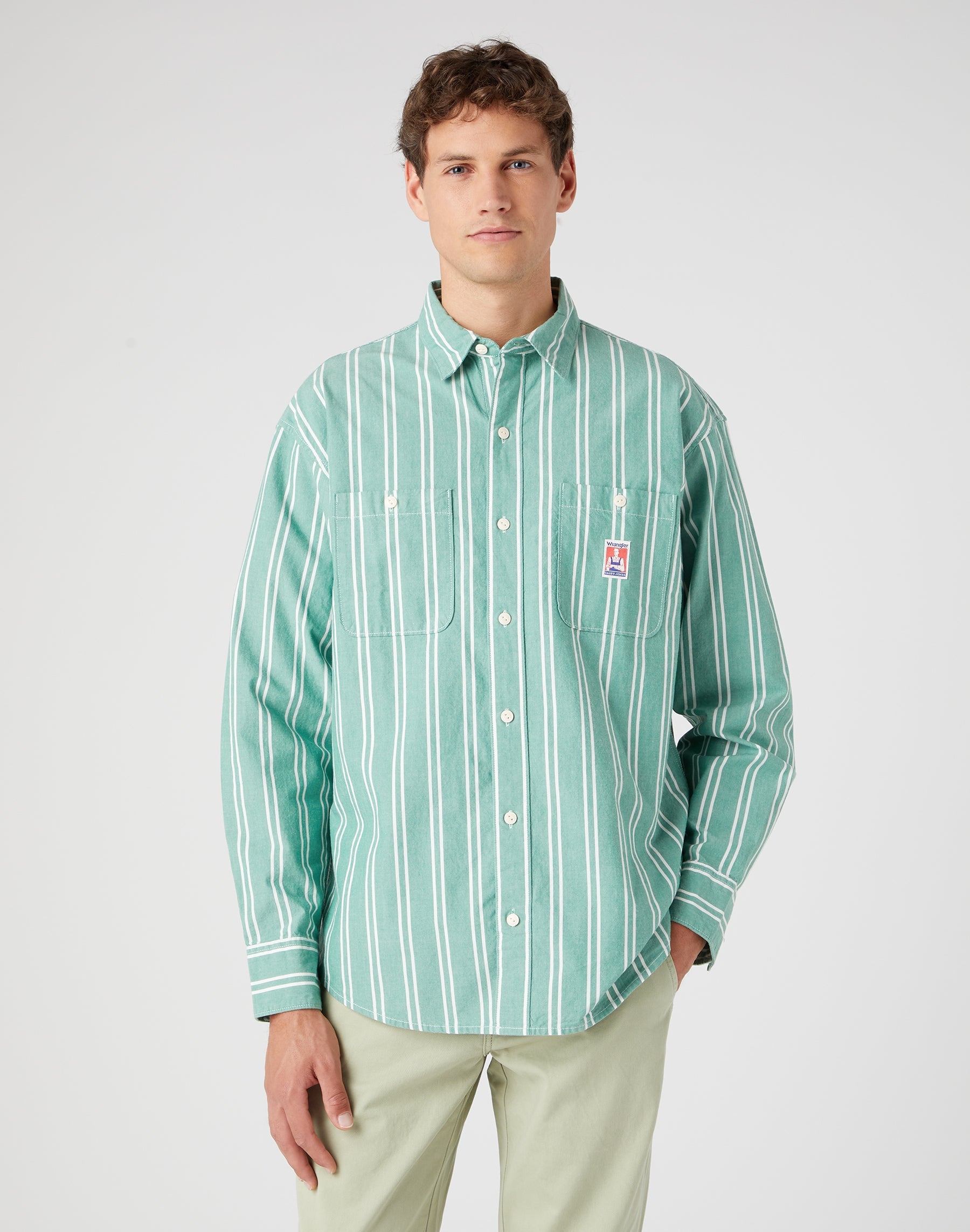 Casey Jones Two Pocket Utility Shirt in Pine Green Chemises Wrangler   