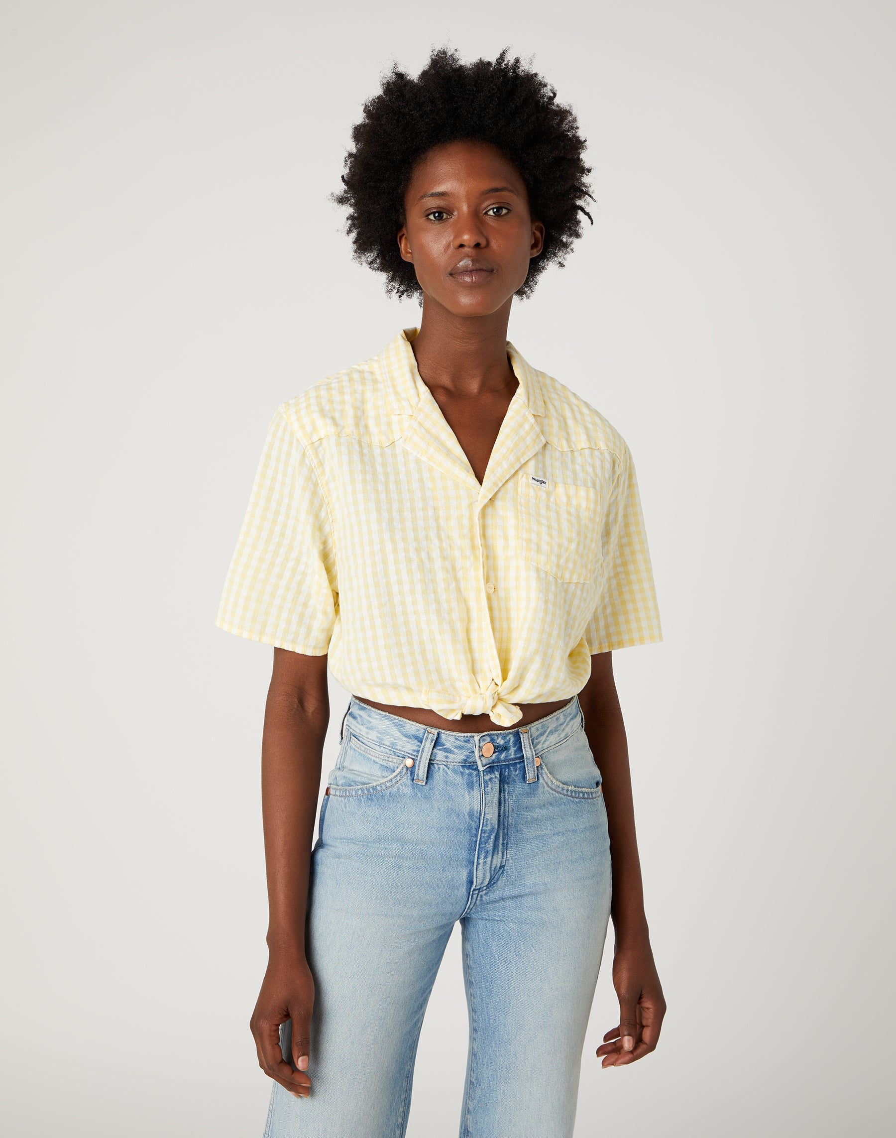 Tie Resort Shirt in Pale Banana Chemises Wrangler   