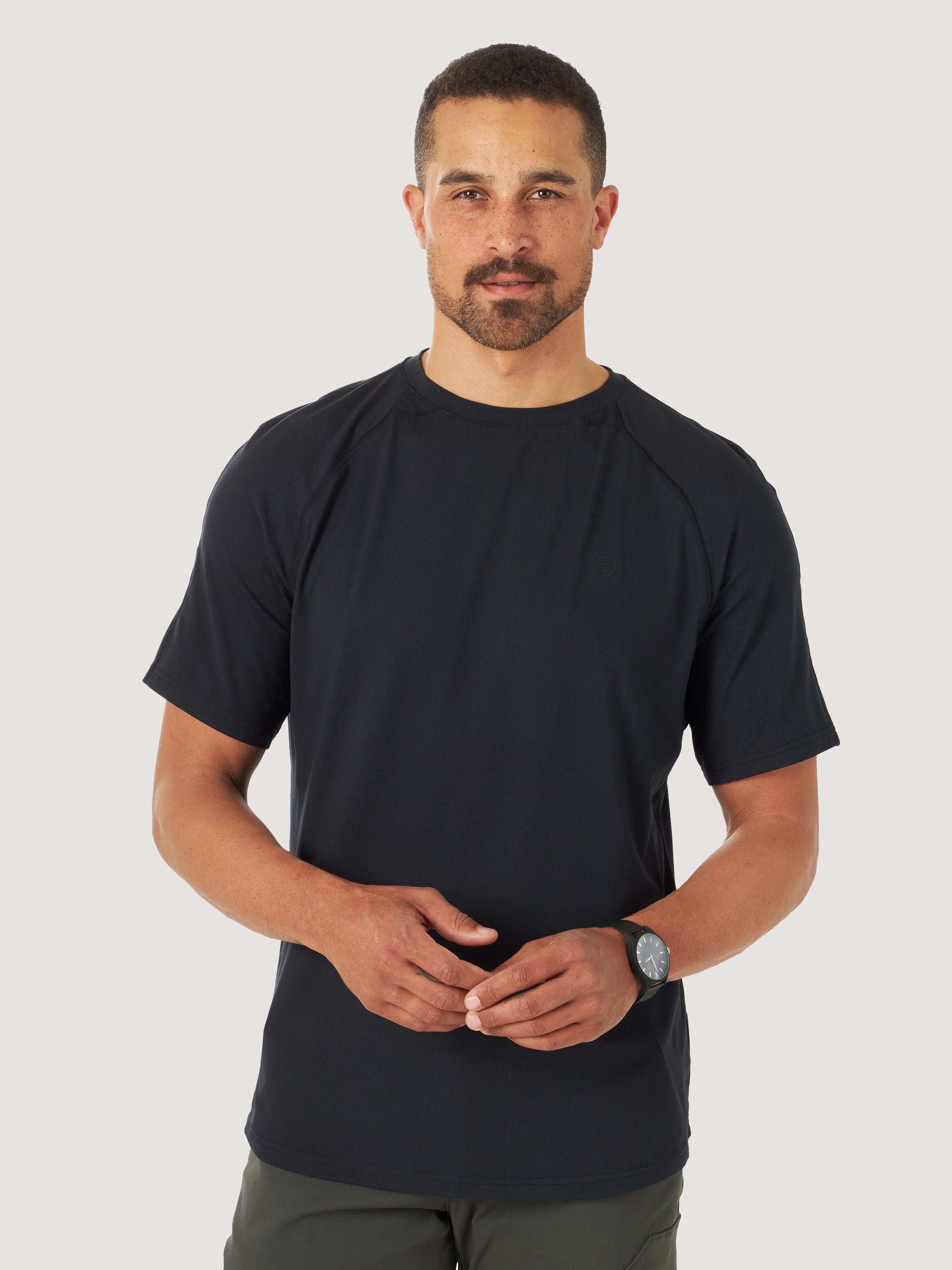 All Terrain Gear Tee à manches courtes Performance in Black T-shirts Wrangler   