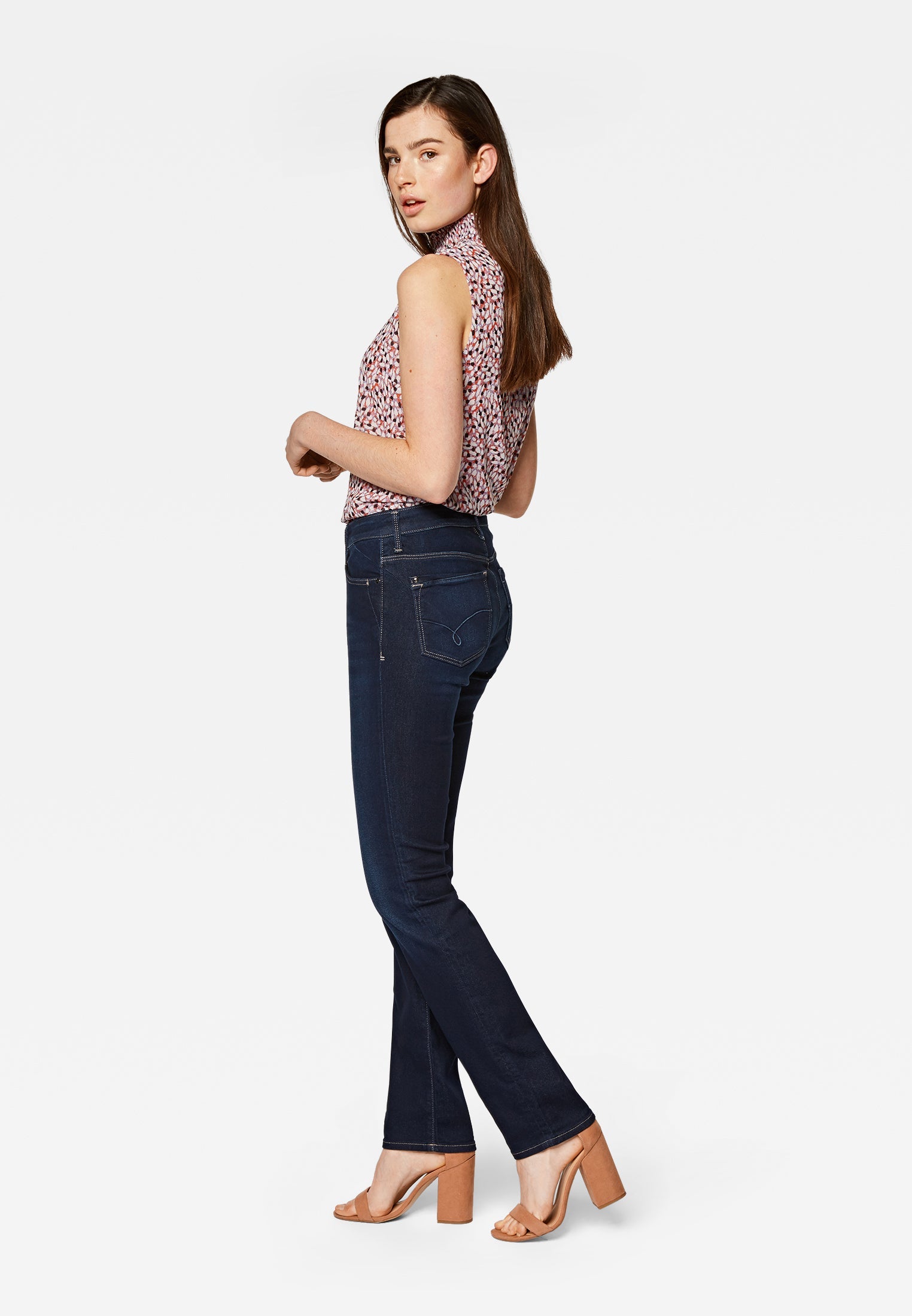 Kendra in Deep Uptown Str Jeans Mavi   